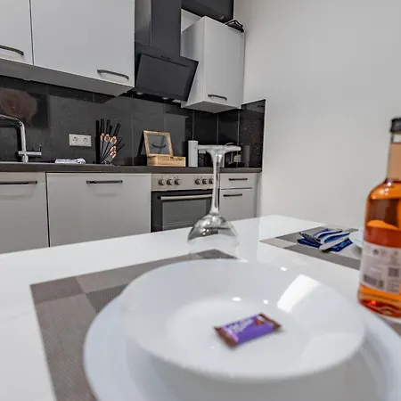 Hannibal - Design-apartment Rose 7, Parkplatz, Küche, Highspeed-wlan