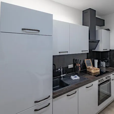 Hannibal - Design-apartment Rose 7, Parkplatz, Küche, Highspeed-wlan